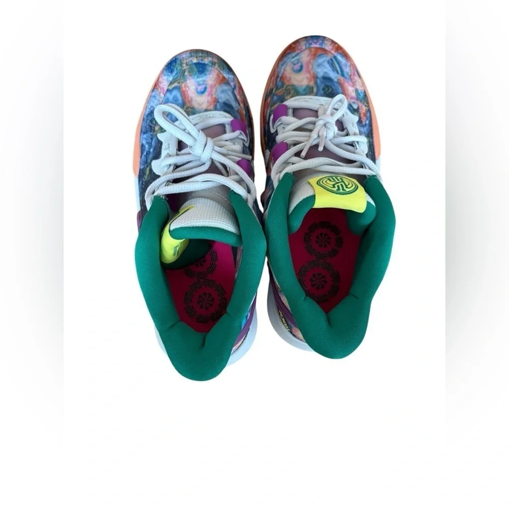 Nike Kyrie Irving 8 Go Multicolor Sneakers
